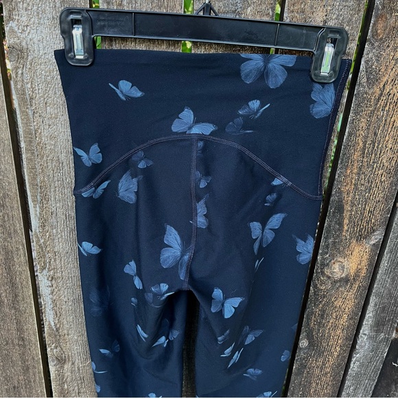 Spanx Booty Boost Active 7/8 Sculpting Leggings In Midnight Butterfly NWOT Sz S - Picture 6 of 15